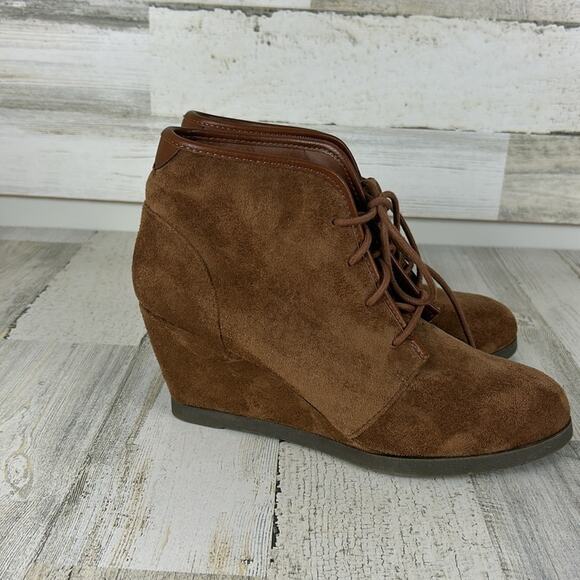 Madden Girl Women's 8.5 Faux brown suede wedge ankle boot - Picture 5 of 8